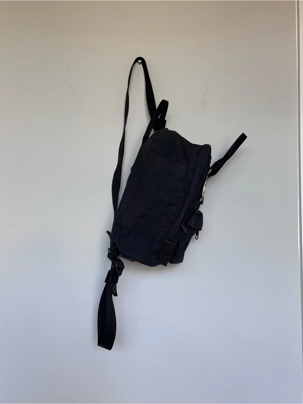 Authentic Fjällräven Kånken Mini Backpack - Classic Black Style 23561